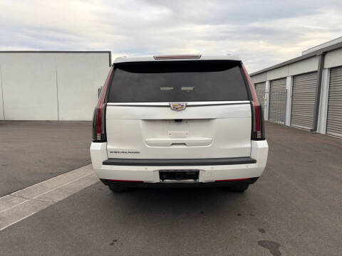2018 Cadillac Escalade ESV Luxury