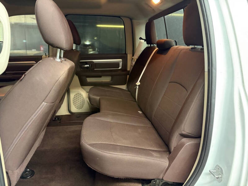 2015 RAM 1500 SLT