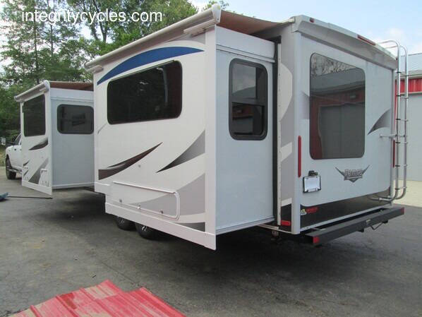 2020 Lance Camper 2465