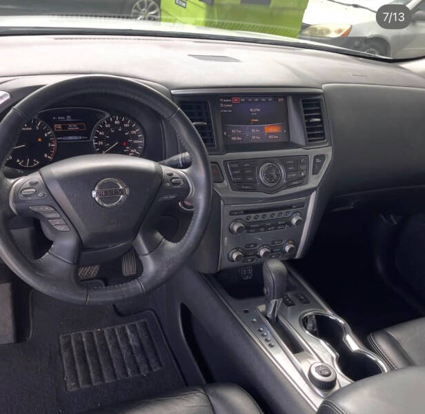 2018 Nissan Pathfinder SL