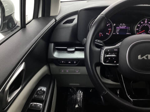 2023 Kia Carnival LX