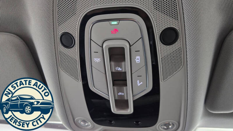 2021 Audi e-tron quattro Premium Plus