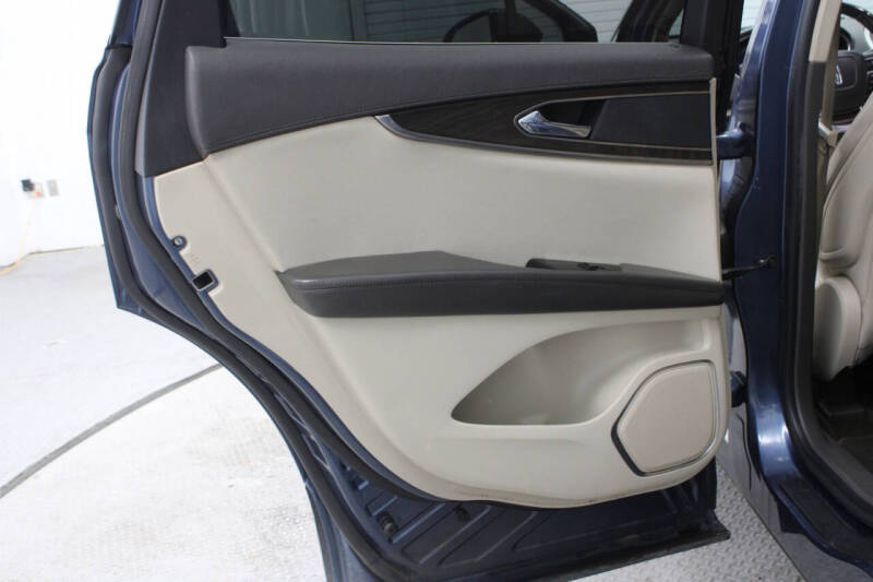 2019 Lincoln Nautilus Select