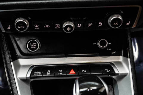 2022 Audi Q3 quattro Premium 40 TFSI