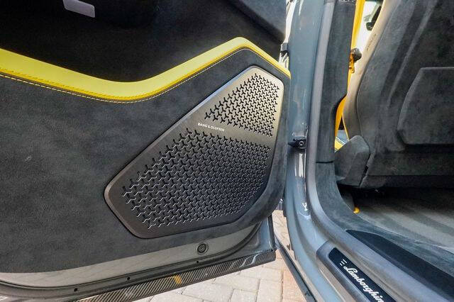 2023 Lamborghini Urus Performante