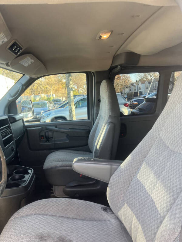 2009 GMC Savana LS 1500