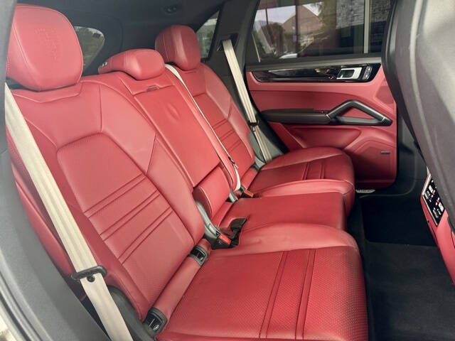 2022 Porsche Cayenne Platinum Edition