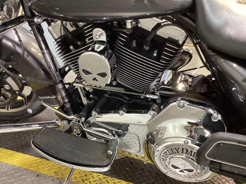 2016 Harley-Davidson® FLHR - Road King®