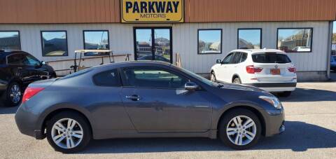 2011 Nissan Altima for sale at Parkway Motors in Springfield IL