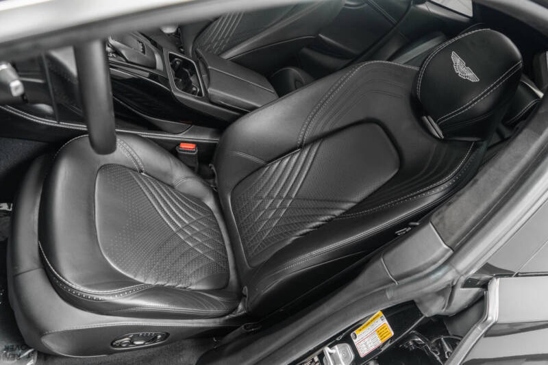 2021 Aston Martin DBX