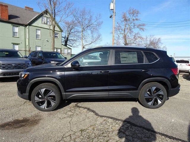 2024 Volkswagen Taos SE 4Motion