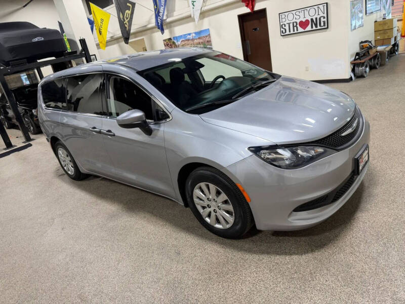 2021 Chrysler Voyager L