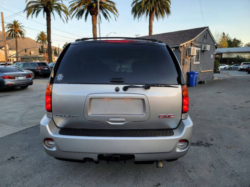 2006 GMC Envoy Denali photo 5