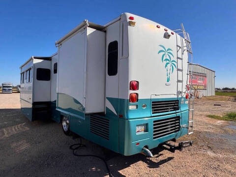 2004 Freightliner XC Chassis