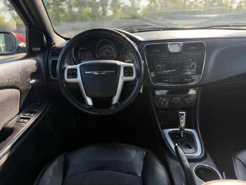 2013 Chrysler 200 Limited