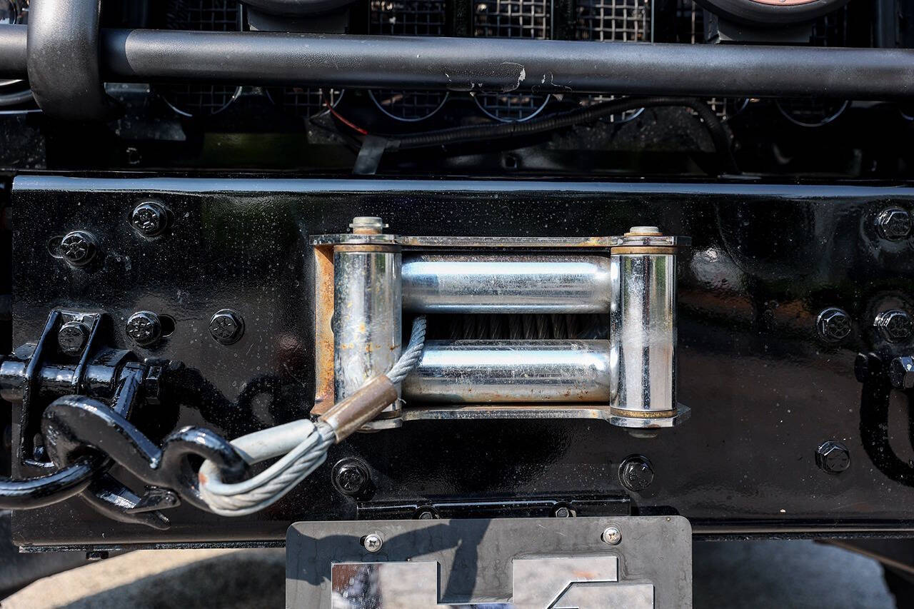 2004 HUMMER H1 27