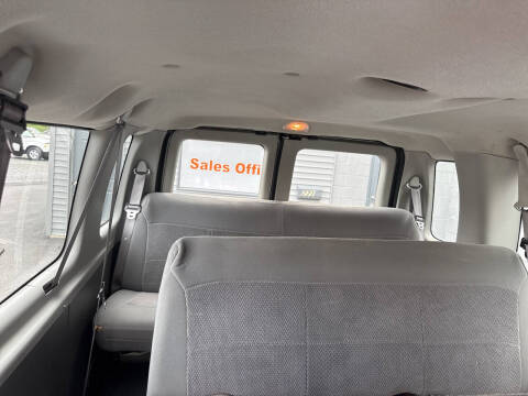 2006 Ford E-Series E-350 SD XLT