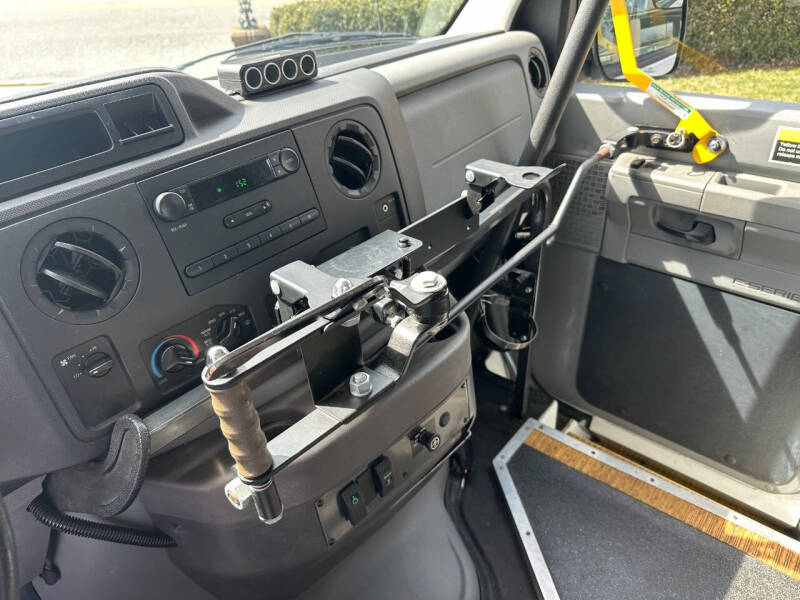 2012 Ford E-Series E-350 SD