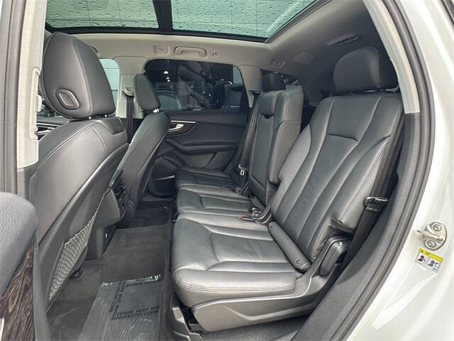 2023 Audi Q7 quattro Premium Plus 55 TFSI