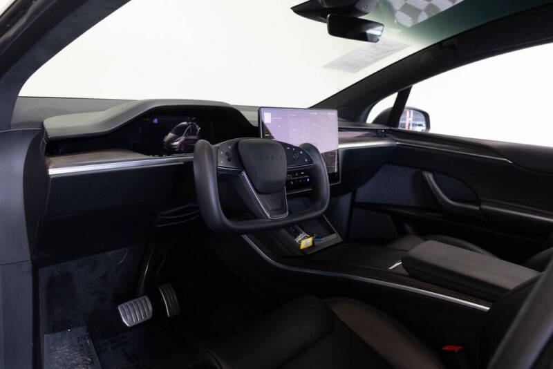 2023 Tesla Model X Standard Range