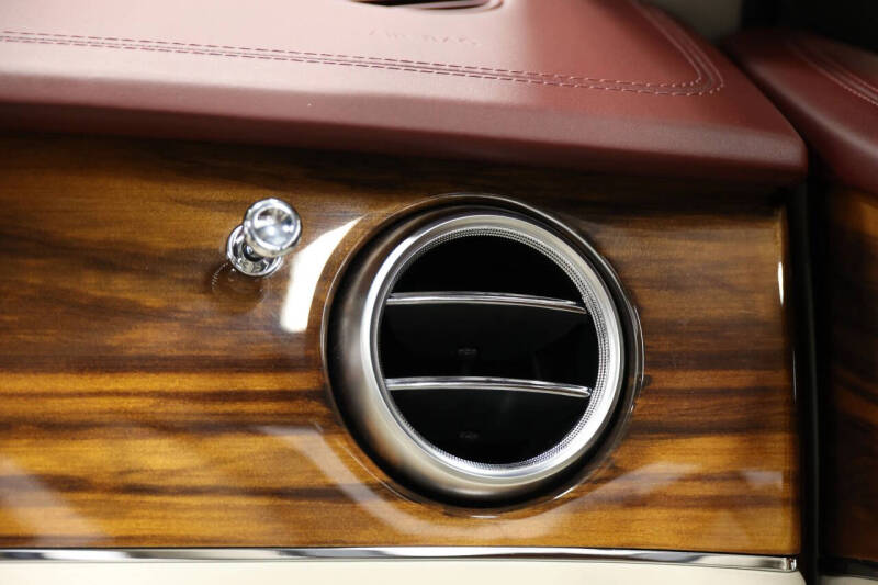 2020 Bentley Bentayga Hybrid