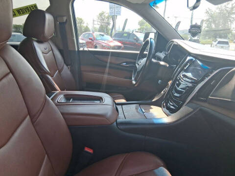 2016 Cadillac Escalade Luxury Collection