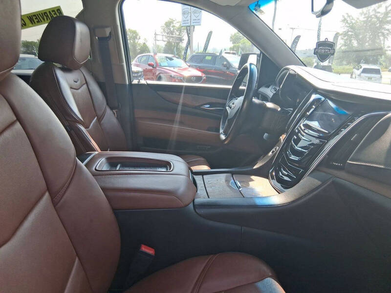 2016 Cadillac Escalade Luxury Collection