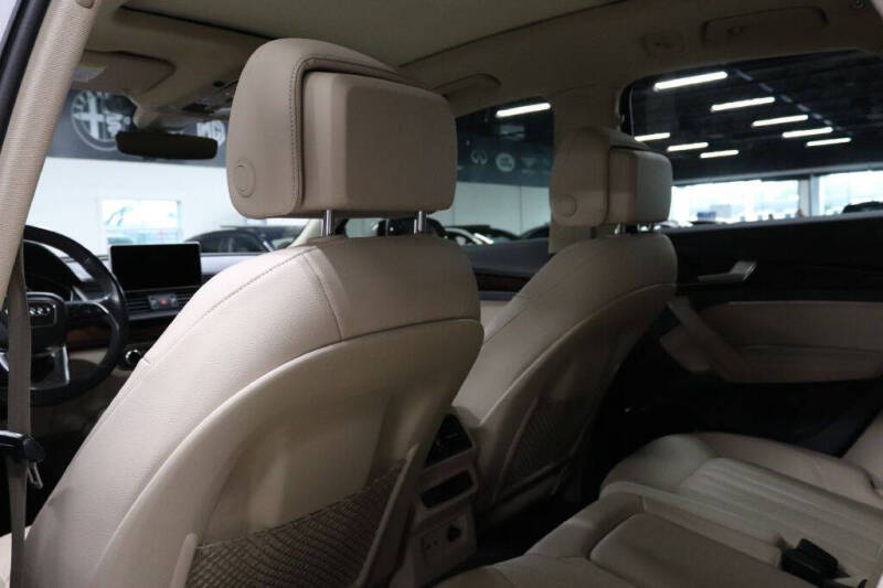 2020 Audi Q5 quattro Premium Plus 45 TFSI