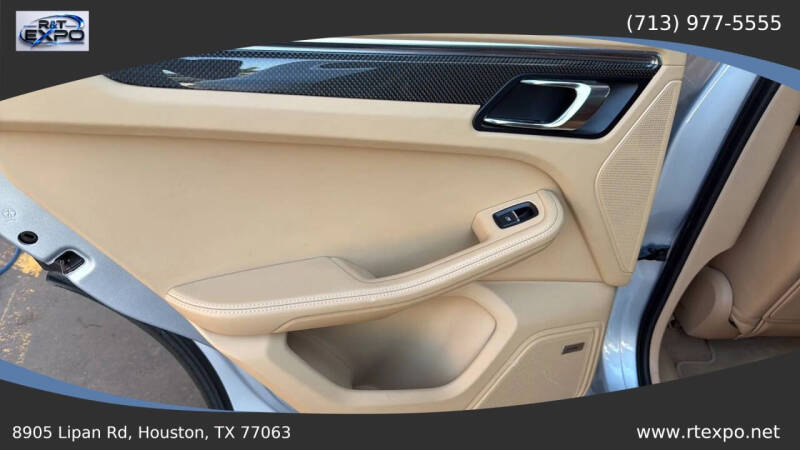 2015 Porsche Macan Turbo