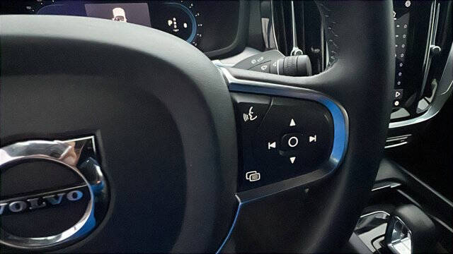 2024 Volvo S60 B5 Core Dark Theme