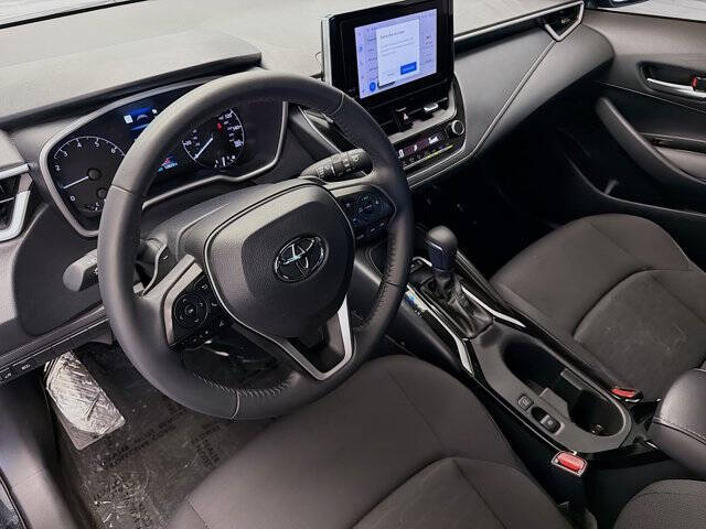 2025 Toyota Corolla Hatchback SE