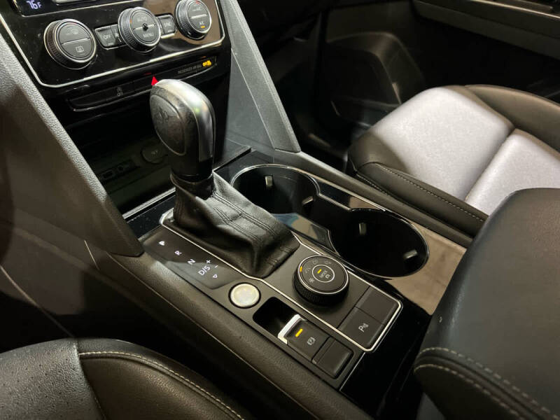 2020 Volkswagen Atlas Cross Sport V6 SEL R-Line 4Motion