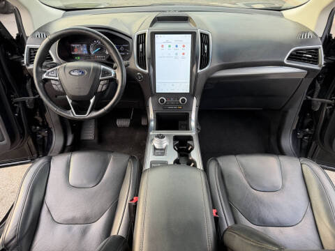 2022 Ford Edge Titanium