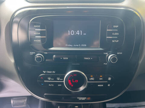 2017 Kia Soul +