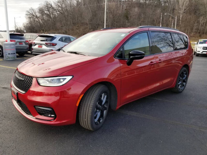2026 Chrysler Pacifica Select