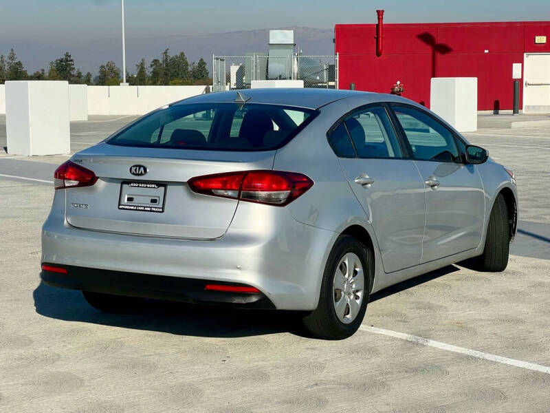 2018 Kia FORTE LX photo 6