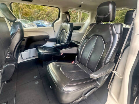 2020 Chrysler Voyager LXi