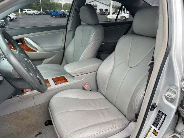 2009 Toyota Camry 24