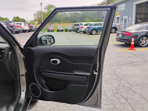 2016 Kia Soul +