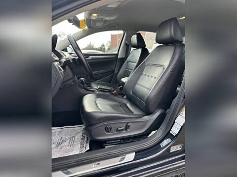 2018 Volkswagen Passat 2.0T R-Line