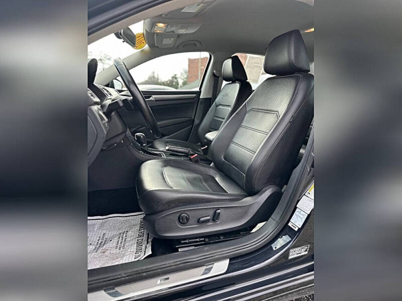 2018 Volkswagen Passat 2.0T R-Line