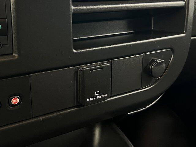 2023 GMC Savana 2500