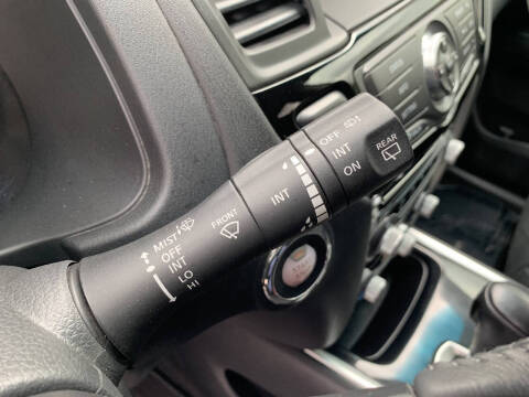 2015 Nissan Pathfinder SV