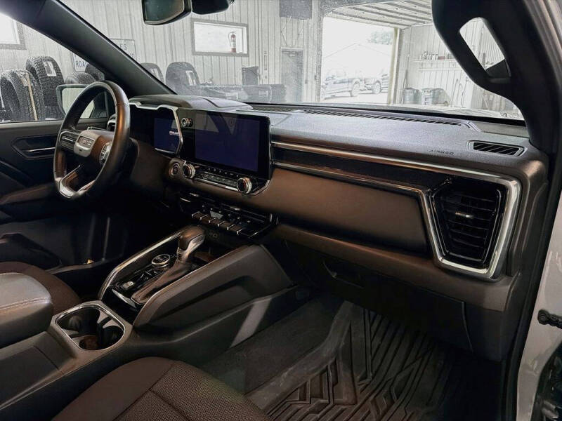 2024 GMC Canyon Elevation