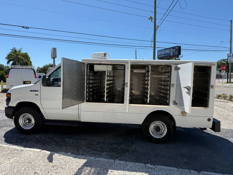 2013 Ford E-Series E-350 SD