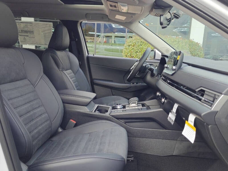 2025 Mitsubishi Outlander PHEV SE