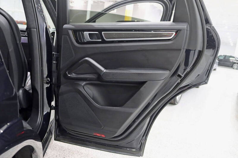 2023 Porsche Cayenne GTS Coupe