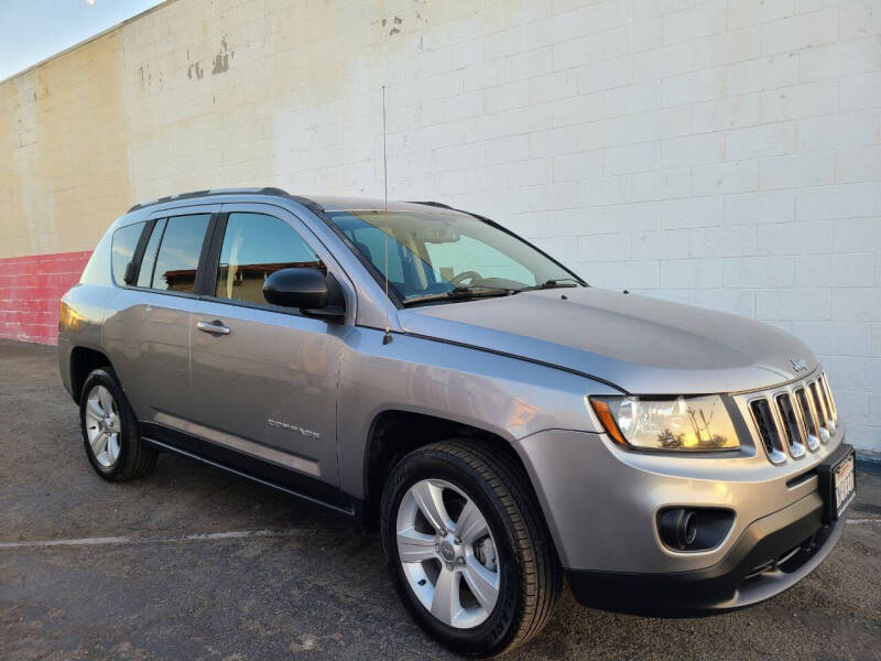 2016 Jeep Compass Sport photo 3