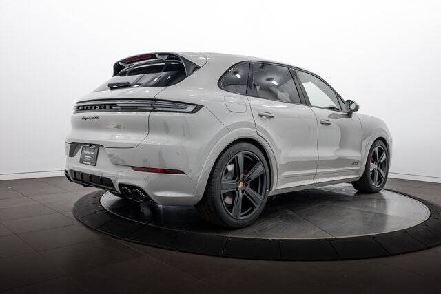2026 Porsche Cayenne GTS