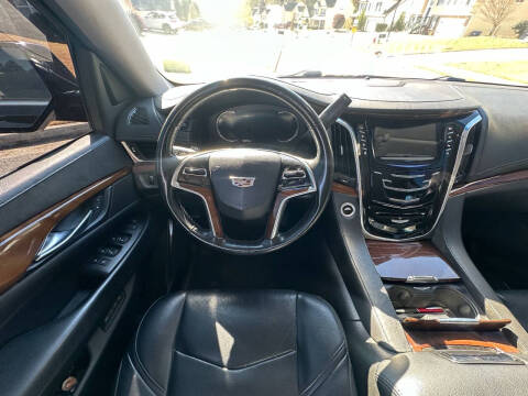 2017 Cadillac Escalade ESV Luxury